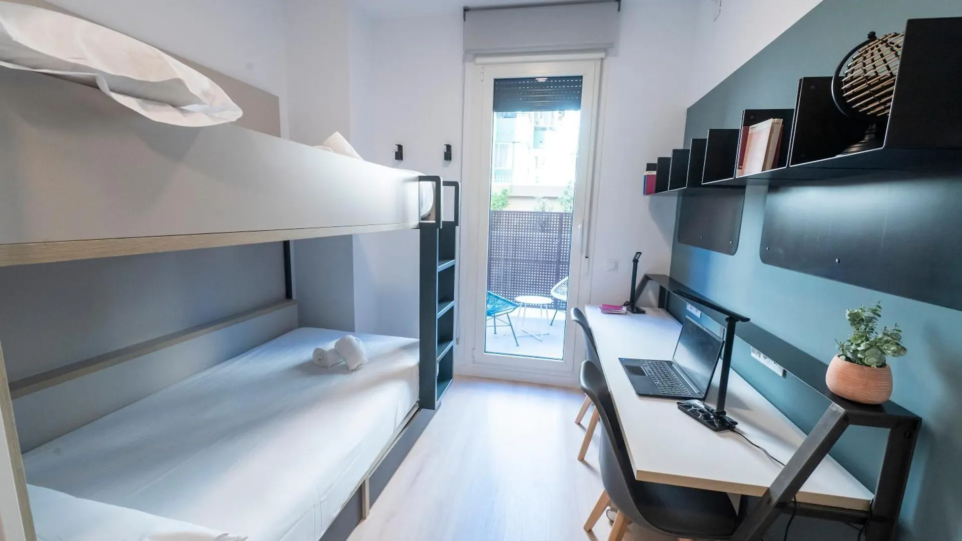Residencia Bravo Students Granada Hotel