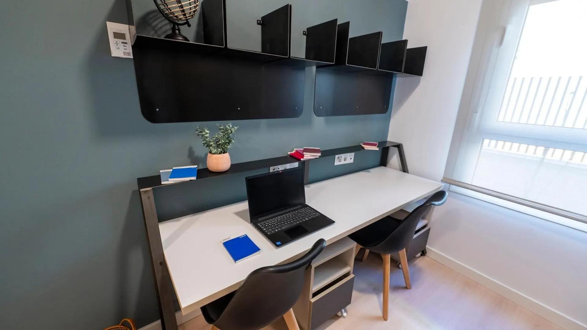 Residencia Bravo Students Granada Hotel