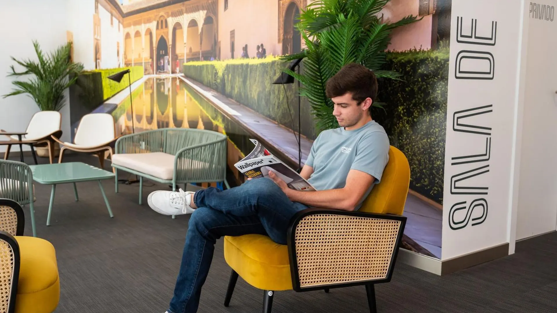 Residencia Bravo Students Granada Hotel