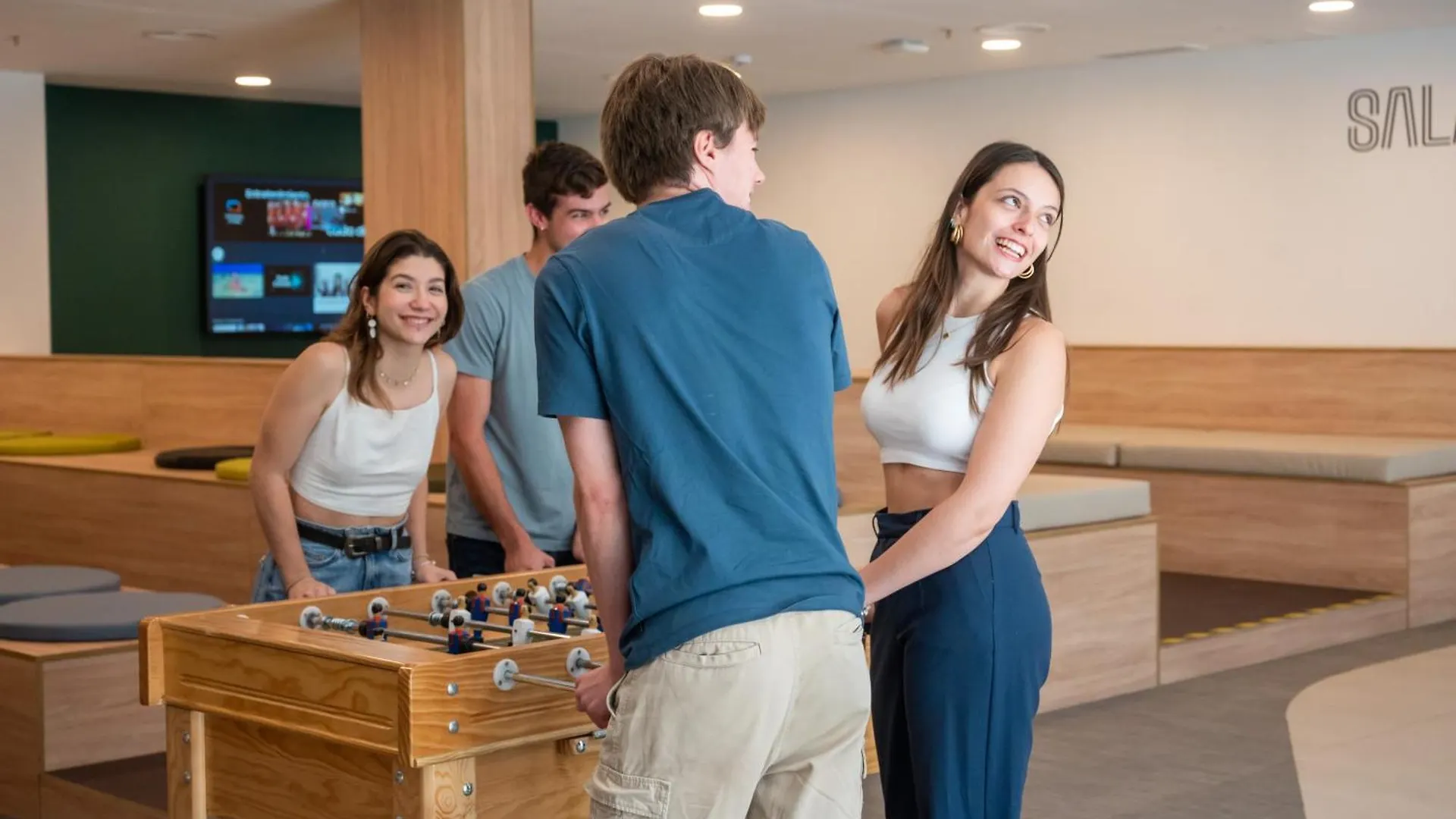 Residencia Bravo Students Granada Hotel